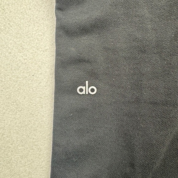 Alo Yoga Legend Snap Pants Womans S Black Retail $138 Limited Edition Elastic - Picture 10 of 11